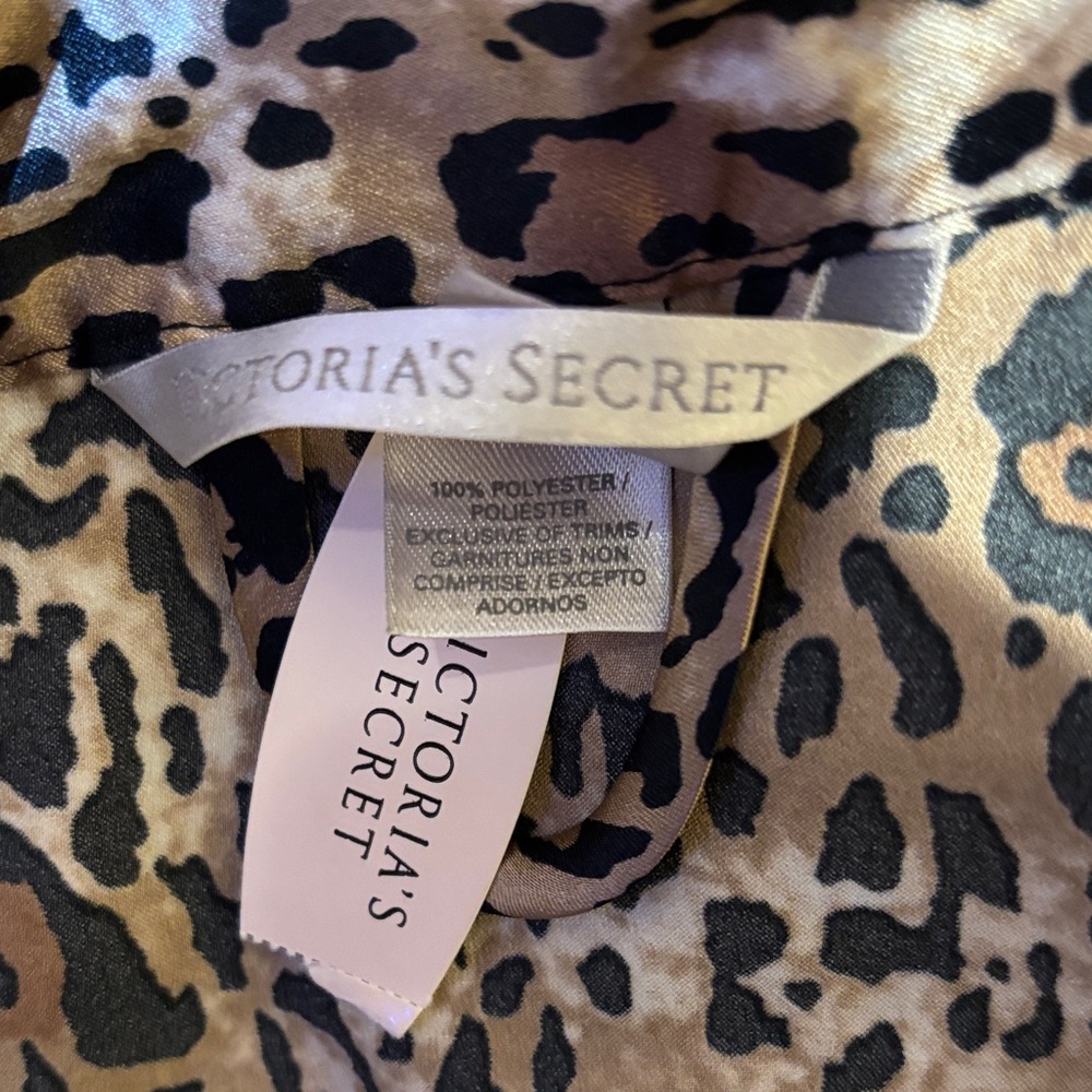 NWT Victoria’s Secret Leopard Print Satin Kimono Satin Robe Size S/M - Picture 7 of 7